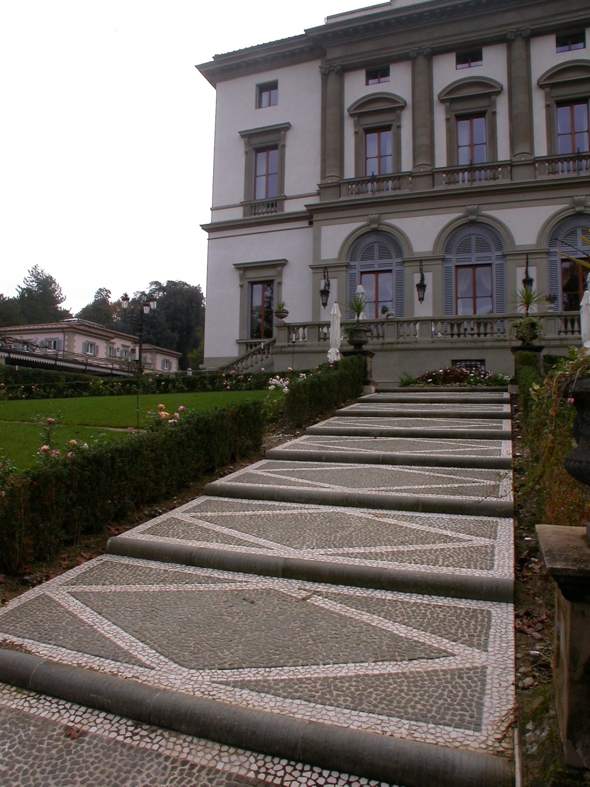Pavimentazione in Pietra di Macigno - Grand Hotel Villa Cora, Firenze