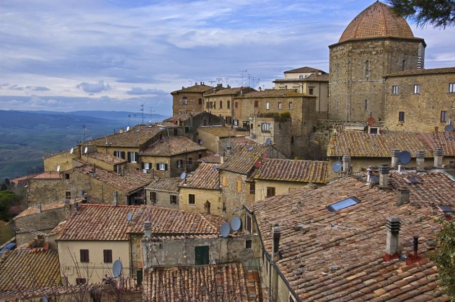 There's more the beautiful Volterra than "Twilight"!
