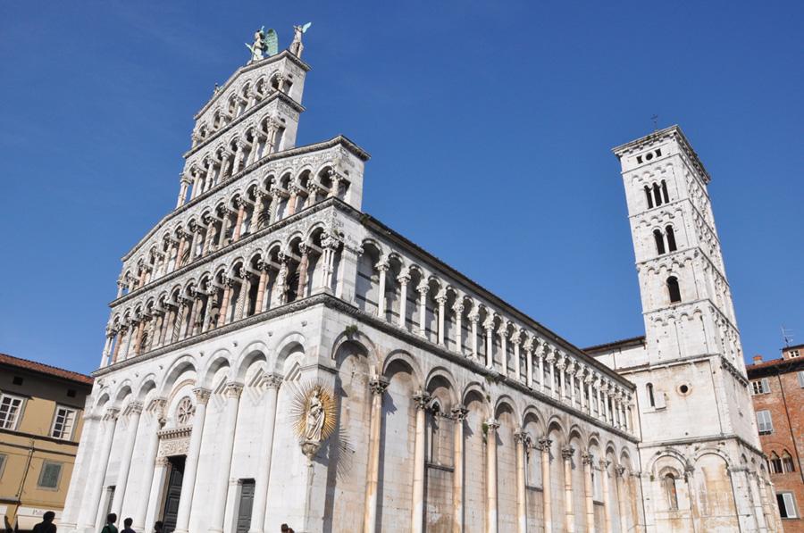 Lucca's elaborate Duomo