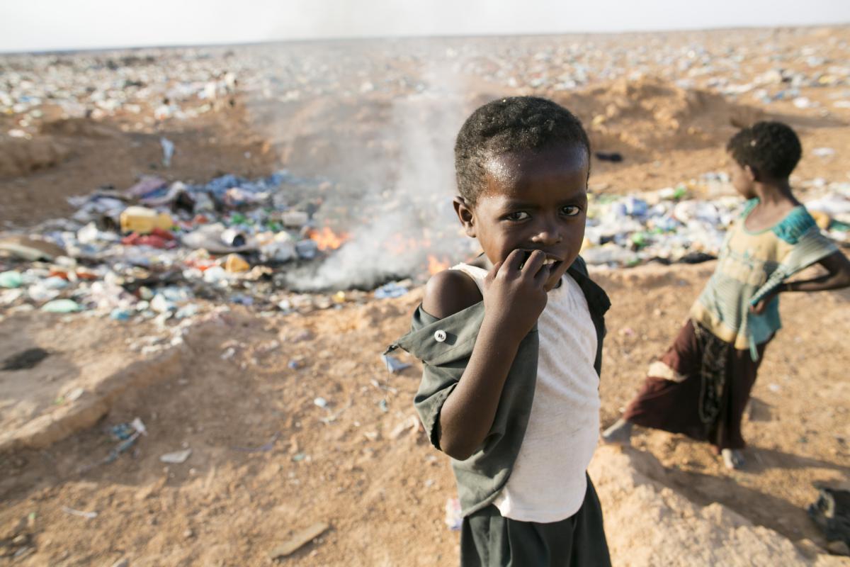 Solid waste of the IDPs settelments has became a recurent problem, fot. PAH