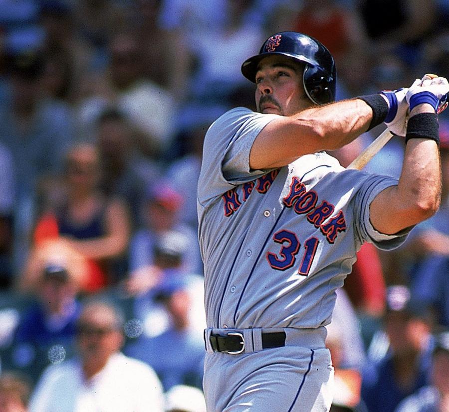 Mike Piazza's $120 Million Baseball Career Started With a Favor from Tommy  Lasorda