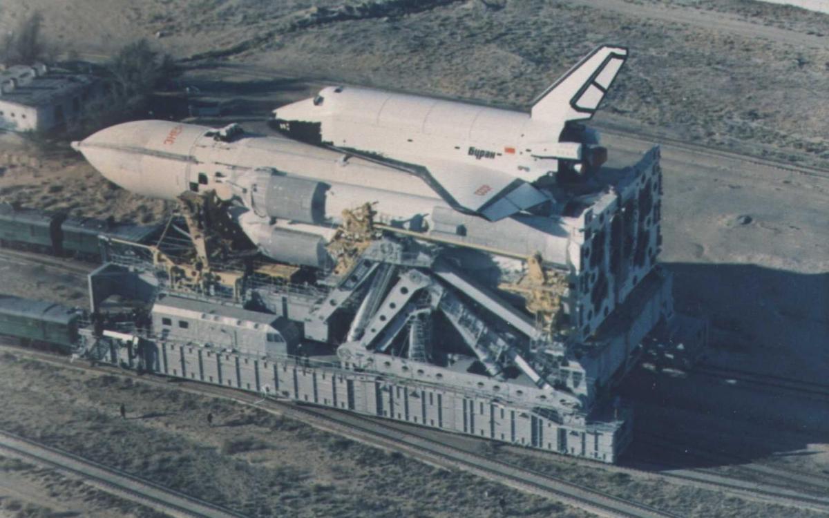 destroyed buran shuttle