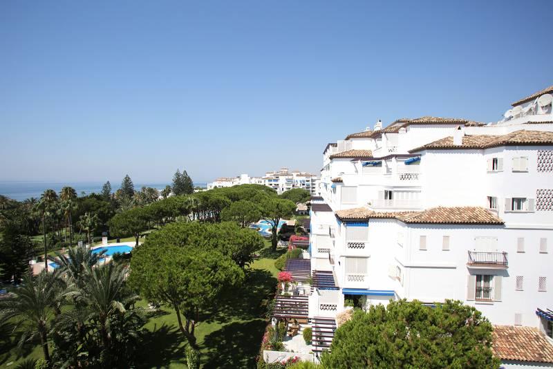 Pool, Sea and Garden Views