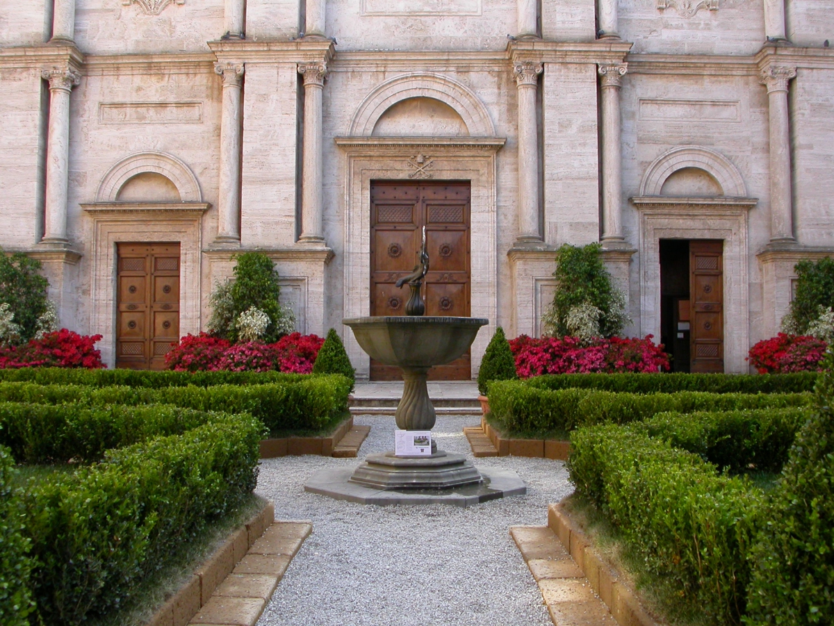Fontana quattrocentesca per giardino all'italiana Pietra Macigno di Greve patinata