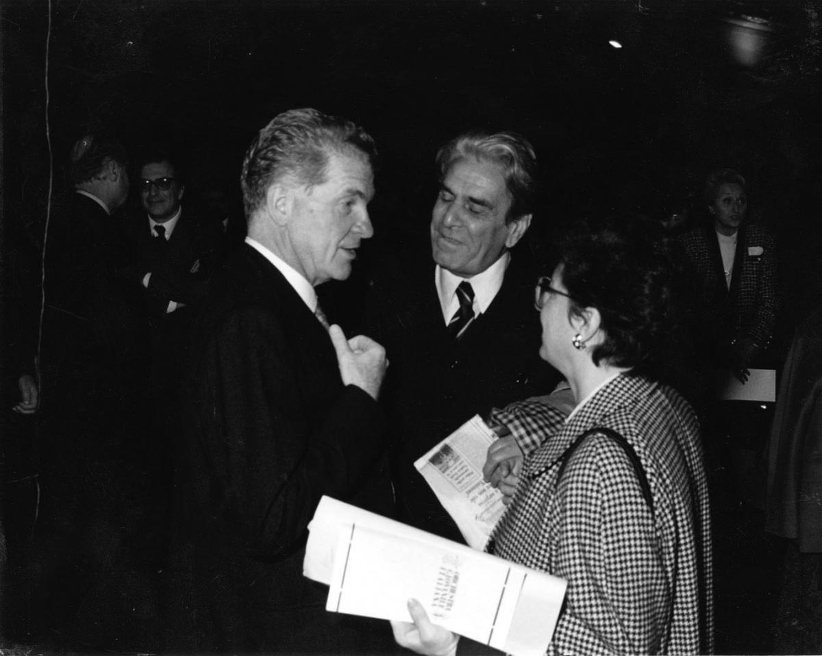 Piero Farulli, Edoardo Vesentini e Adriana Verchiani al Salone dei Cinquecento di Palazzo Vecchio, Firenze