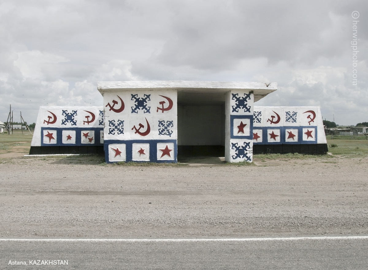 ussr-legacy-photos-of-soviet-bus-stops-by-christopher-herwig-4