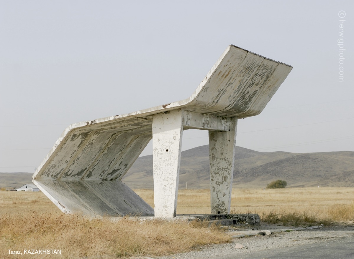ussr-legacy-photos-of-soviet-bus-stops-by-christopher-herwig-12