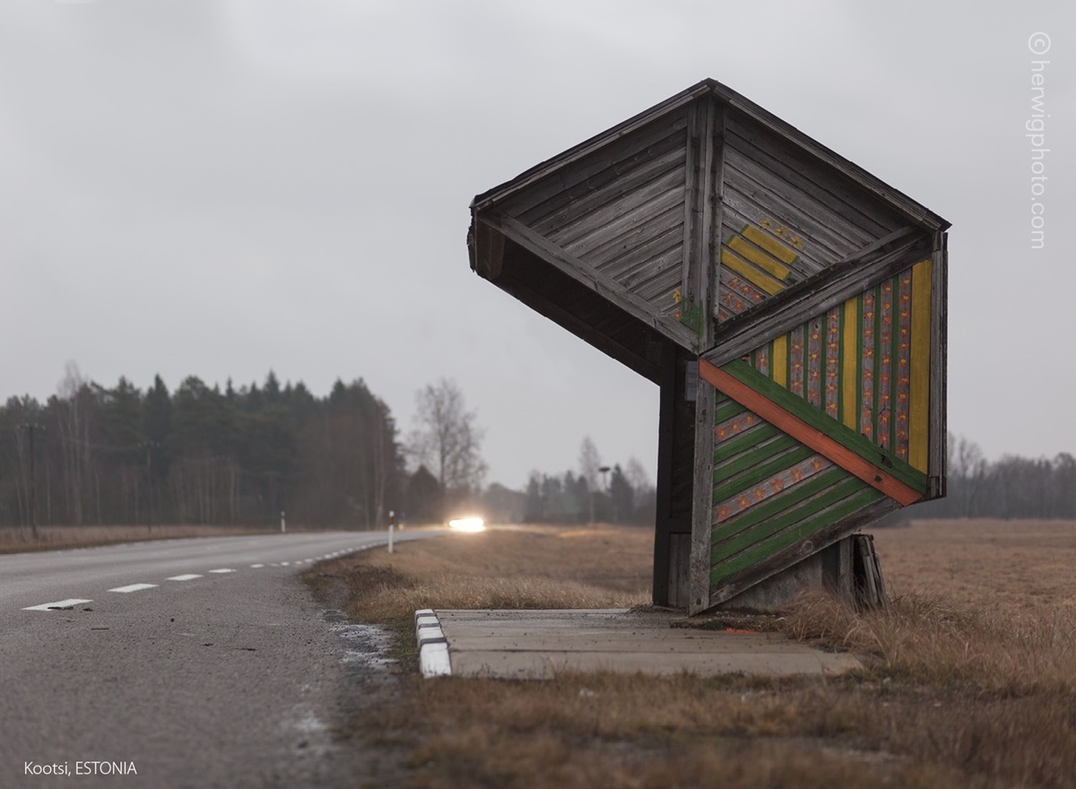 ussr-legacy-photos-of-soviet-bus-stops-by-christopher-herwig-40