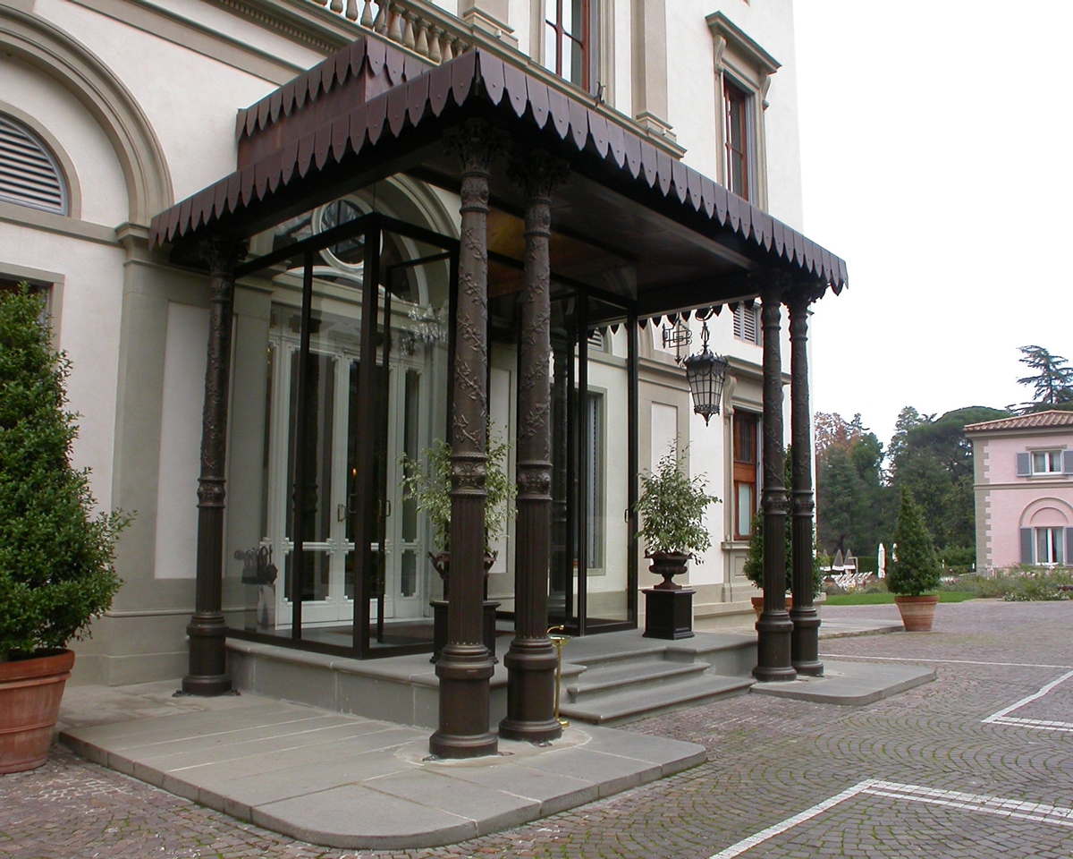 楼梯 Macigno di Greve石 fiammata e anticata -  ingresso principale Grand Hotel Villa Cora – Firenze