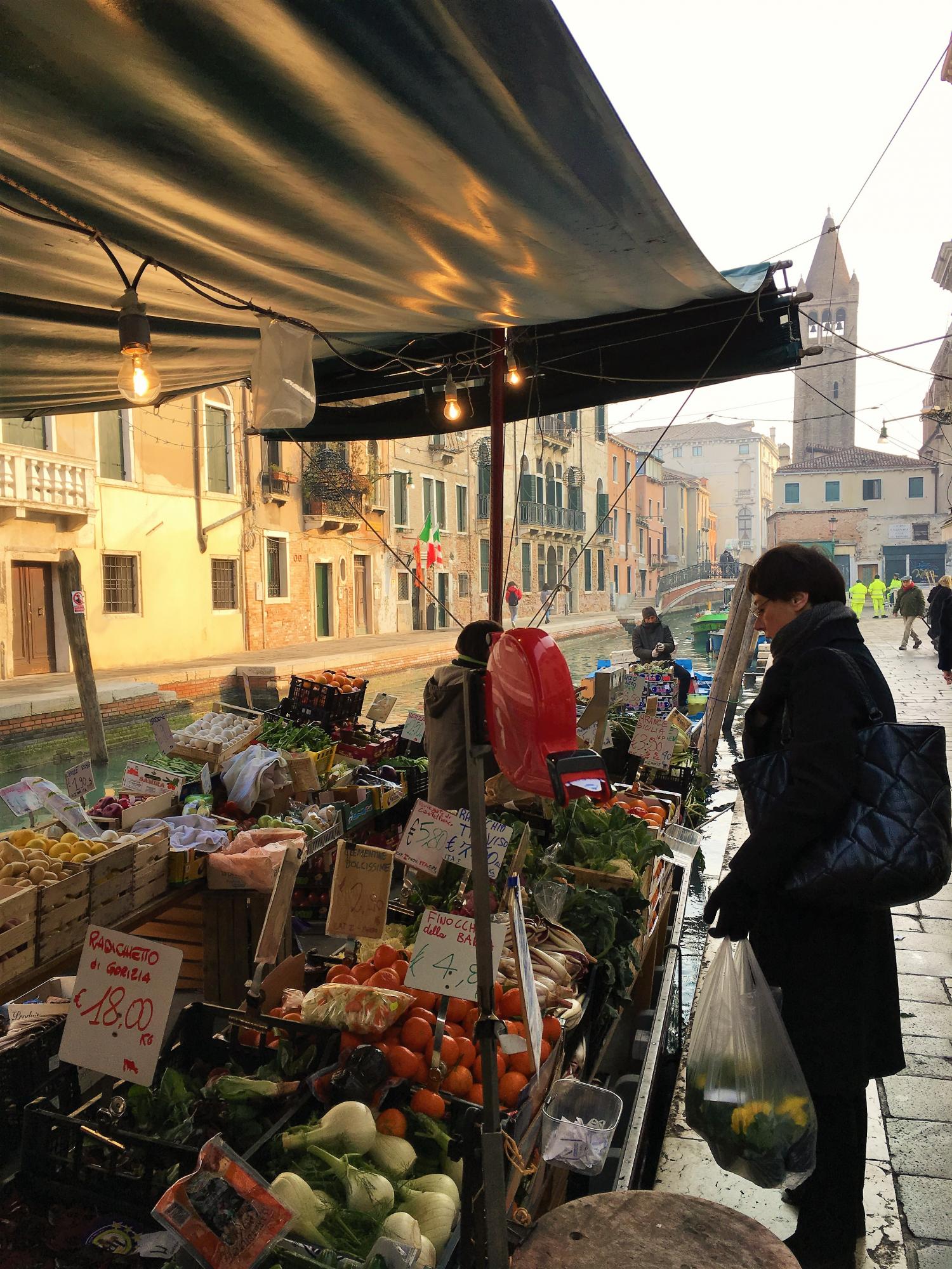 Local Fruitiers at the Ponte dei Pugni